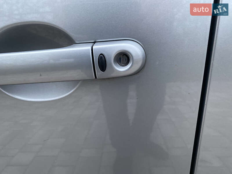 Хэтчбек Nissan Note 2010 в Виннице