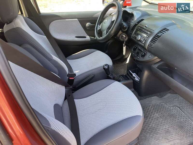 Хэтчбек Nissan Note 2008 в Могилев-Подольске