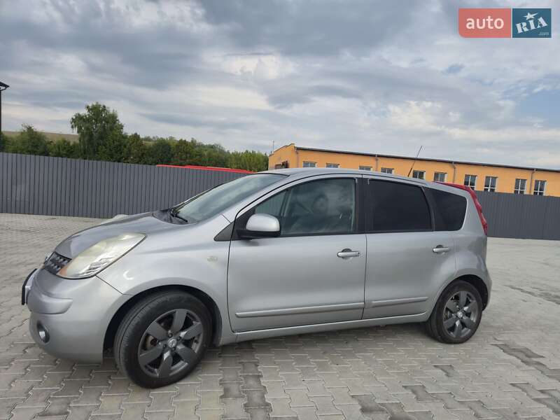 Хэтчбек Nissan Note 2008 в Киеве