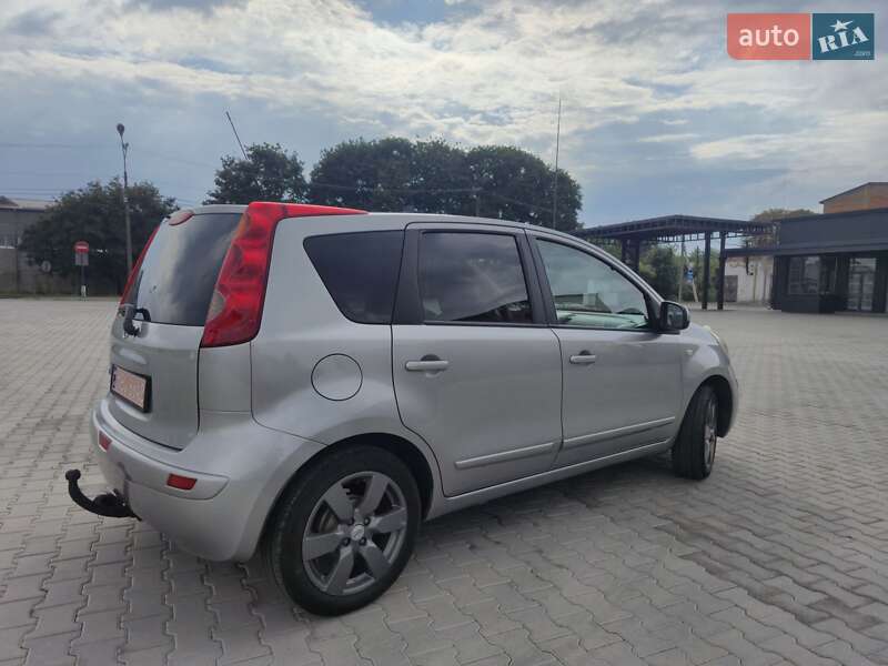 Хэтчбек Nissan Note 2008 в Киеве