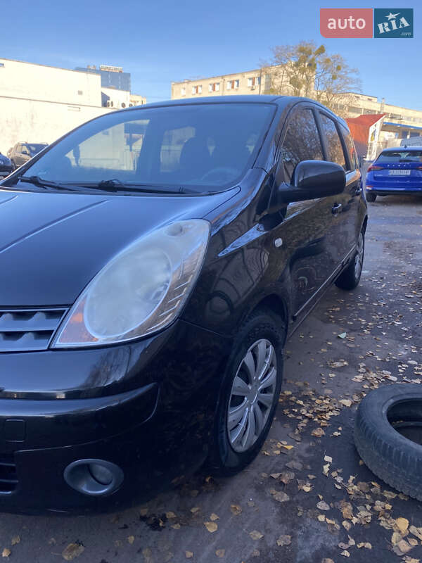 Хэтчбек Nissan Note 2008 в Львове