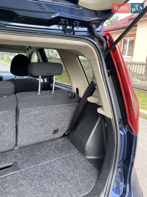 Хэтчбек Nissan Note 2006 в Дубно