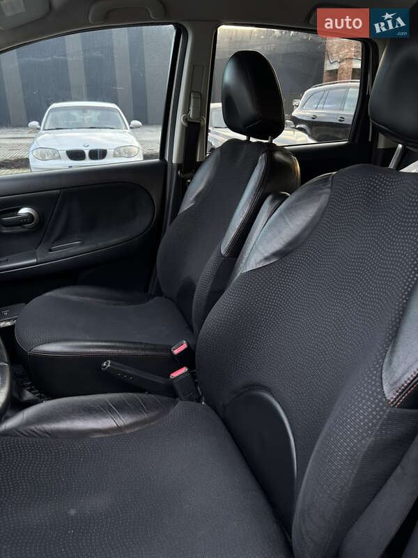 Хэтчбек Nissan Note 2010 в Хмельницком фото 16 Хэтчбек Nissan Note 2010 в Хмельницком