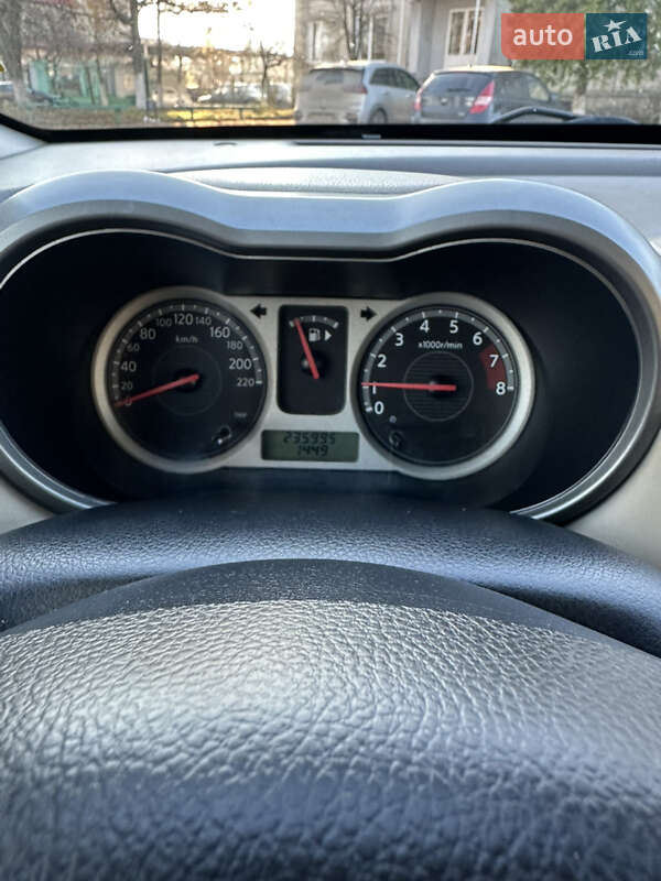 Хетчбек Nissan Note 2006 в Рівному фото 11 Хетчбек Nissan Note 2006 в Рівному