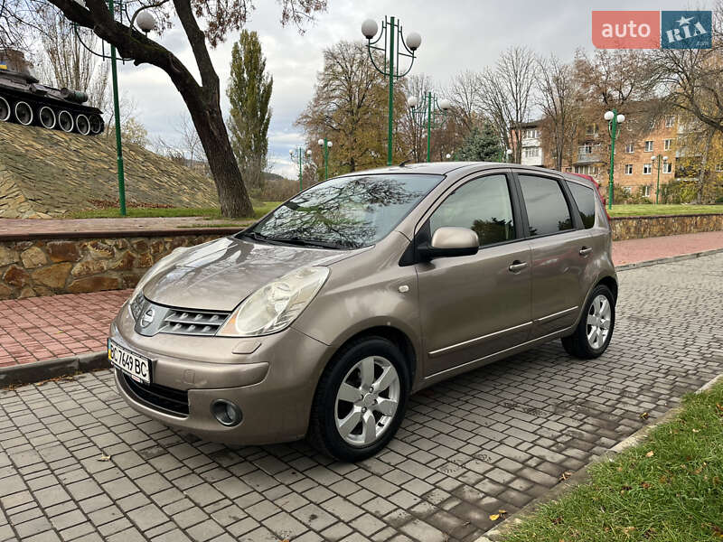 Хэтчбек Nissan Note 2007 в Могилев-Подольске