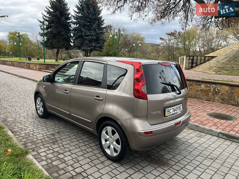 Хэтчбек Nissan Note 2007 в Могилев-Подольске