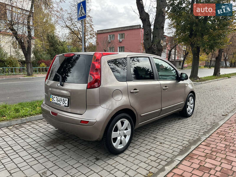 Хэтчбек Nissan Note 2007 в Могилев-Подольске