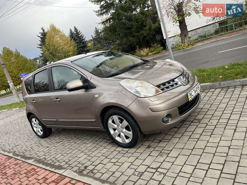 Хэтчбек Nissan Note 2007 в Могилев-Подольске