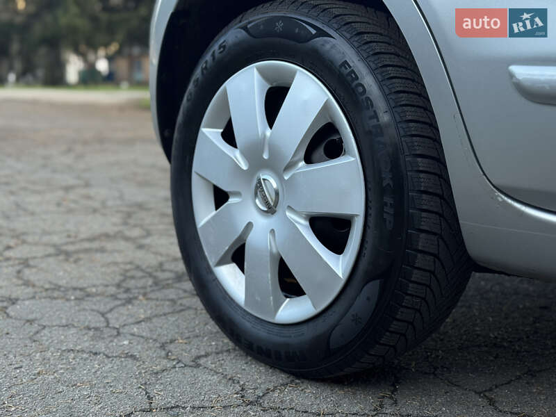 Хэтчбек Nissan Note 2007 в Умани