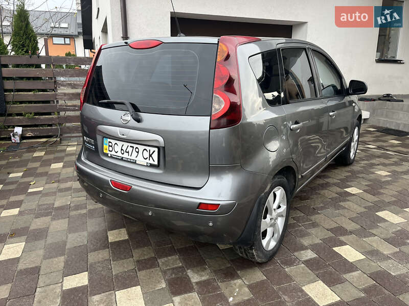 Хэтчбек Nissan Note 2011 в Львове