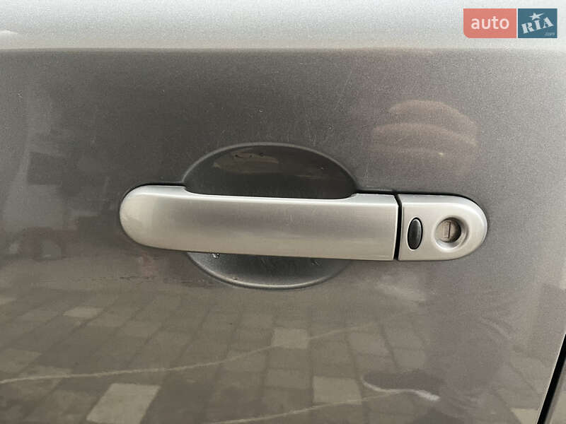 Хэтчбек Nissan Note 2011 в Львове