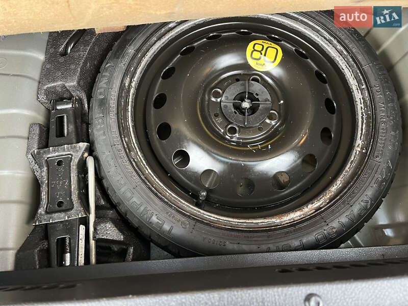 Хэтчбек Nissan Note 2011 в Львове