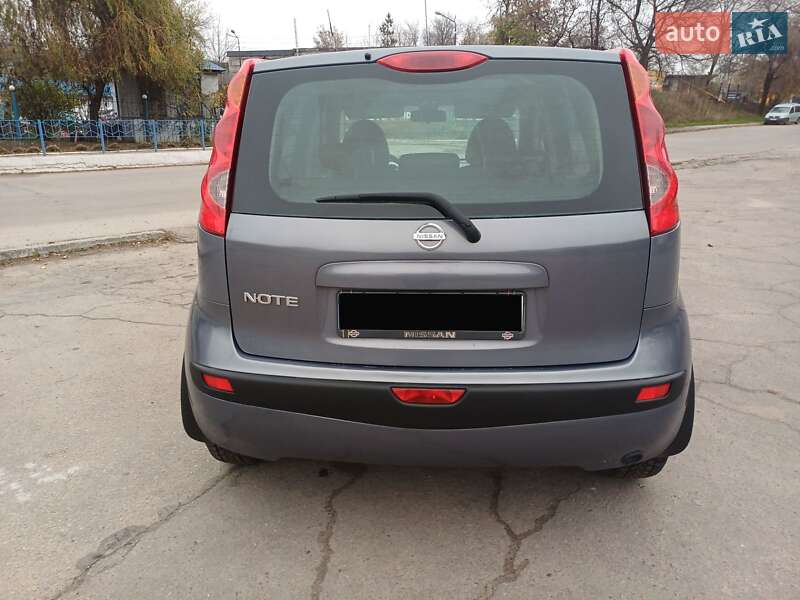 Хэтчбек Nissan Note 2007 в Каменском