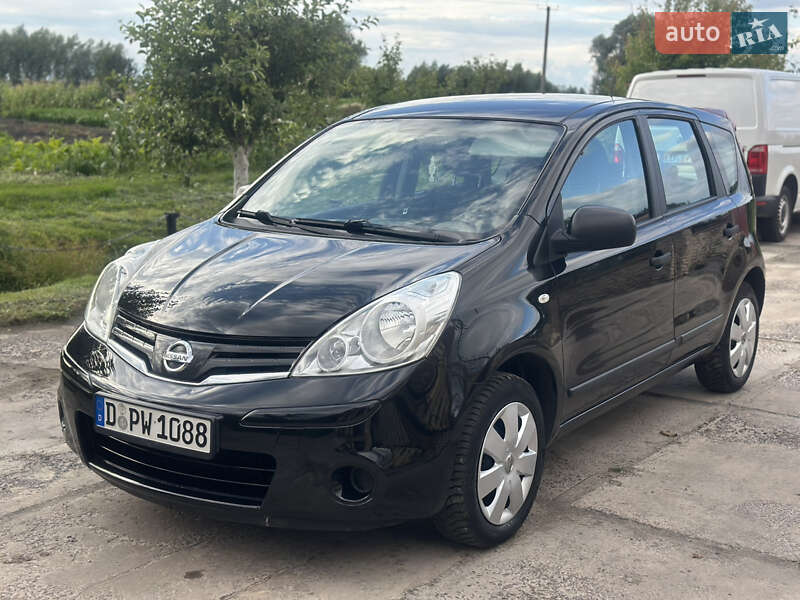 Хетчбек Nissan Note 2009 в Дубні