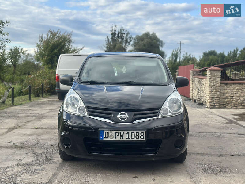 Хетчбек Nissan Note 2009 в Дубні