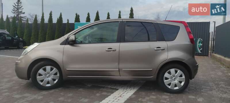 Хэтчбек Nissan Note 2008 в Коростене