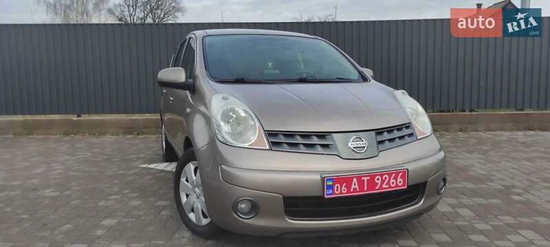Хэтчбек Nissan Note 2008 в Коростене