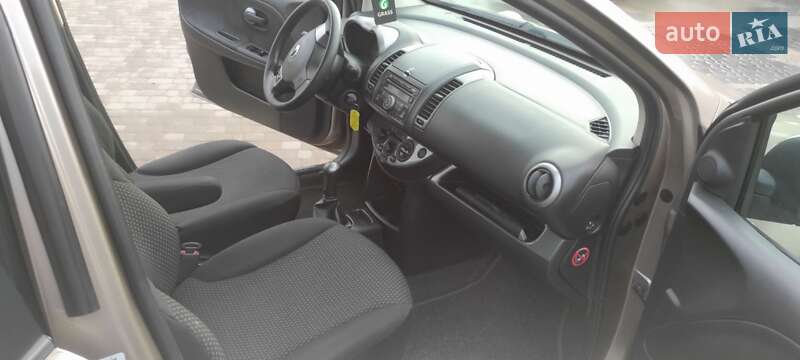 Хэтчбек Nissan Note 2008 в Коростене