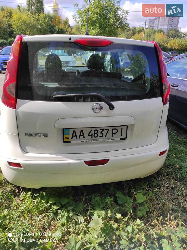 Хетчбек Nissan Note 2013 в Києві фото 2 Хетчбек Nissan Note 2013 в Києві