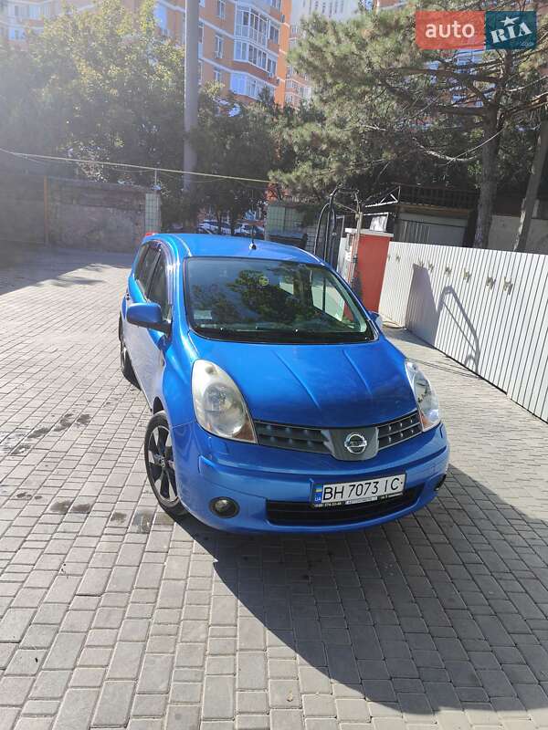 Хэтчбек Nissan Note 2008 в Одессе