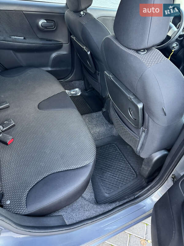 Хэтчбек Nissan Note 2006 в Полтаве