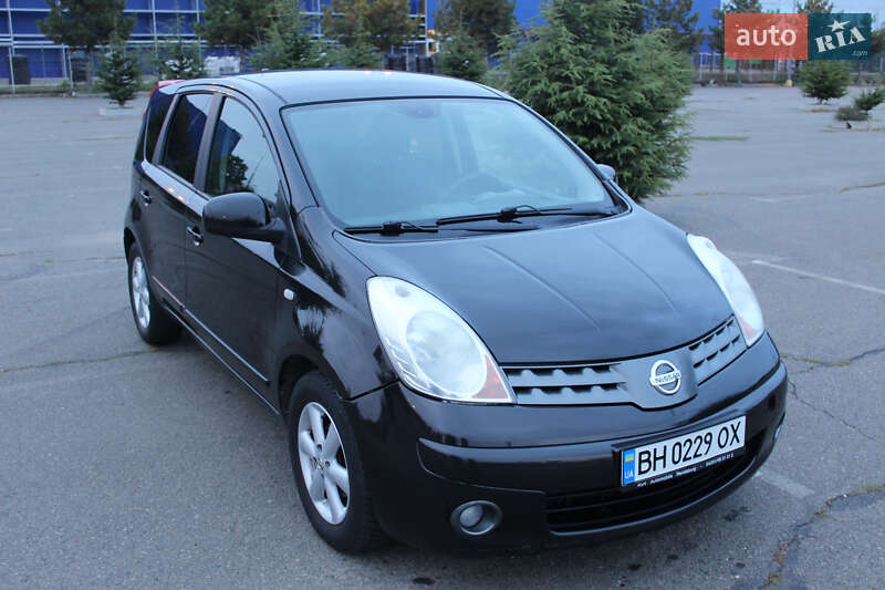 Хэтчбек Nissan Note 2008 в Одессе