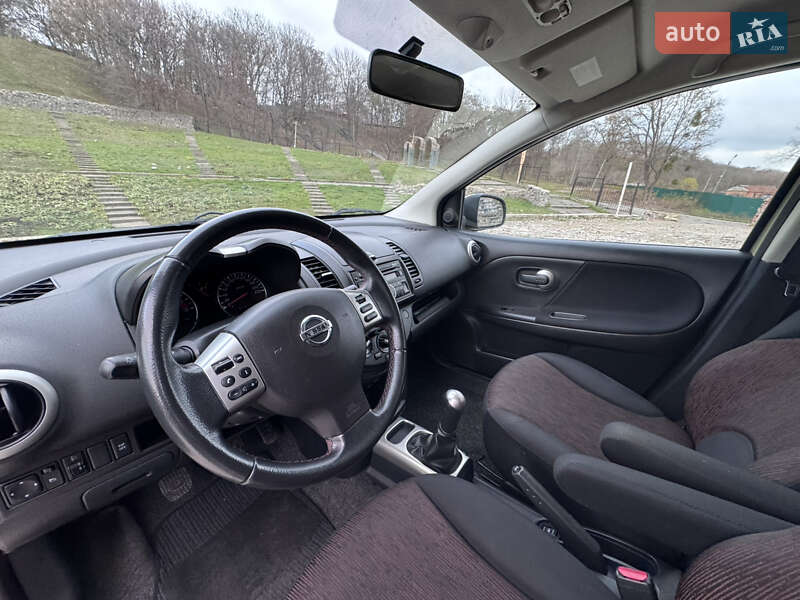 Хэтчбек Nissan Note 2009 в Полтаве