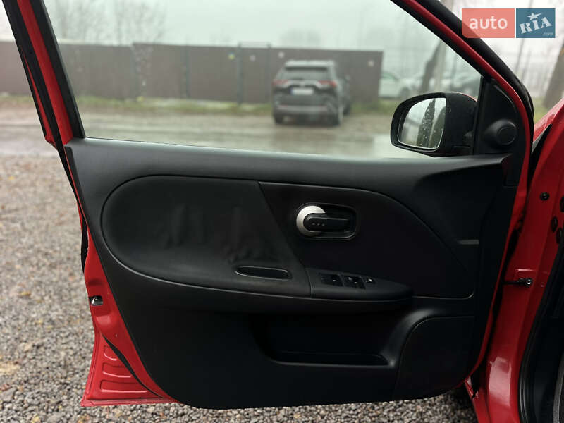 Хэтчбек Nissan Note 2010 в Виннице