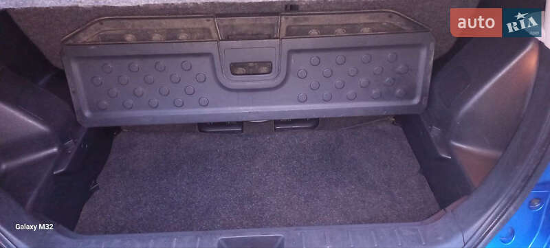 Хэтчбек Nissan Note 2006 в Костополе