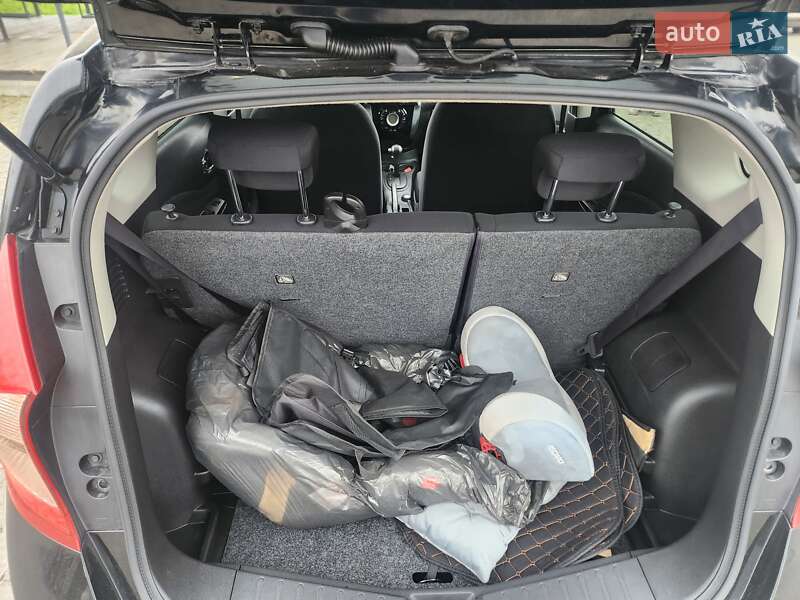 Хэтчбек Nissan Note 2013 в Полтаве