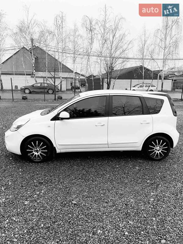 Хетчбек Nissan Note 2010 в Виноградові