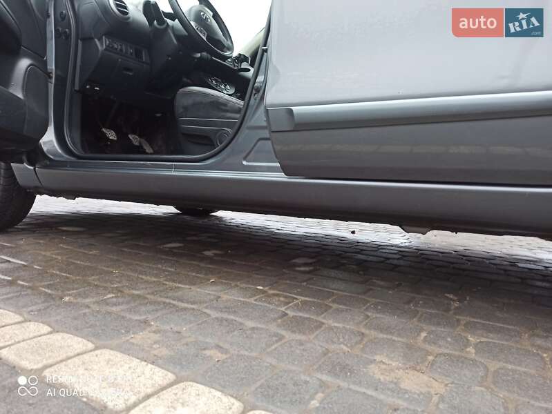 Хетчбек Nissan Note 2006 в Львові