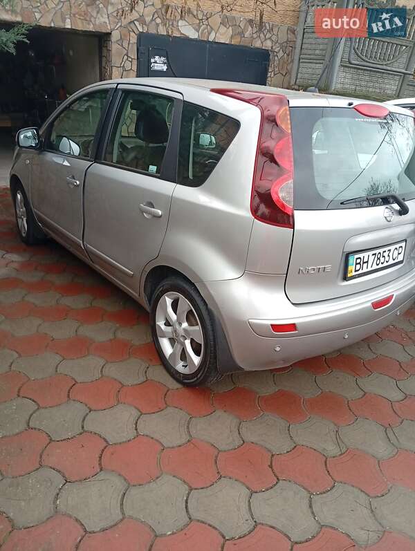 Хетчбек Nissan Note 2010 в Овідіополі фото Хетчбек Nissan Note 2010 в Овідіополі