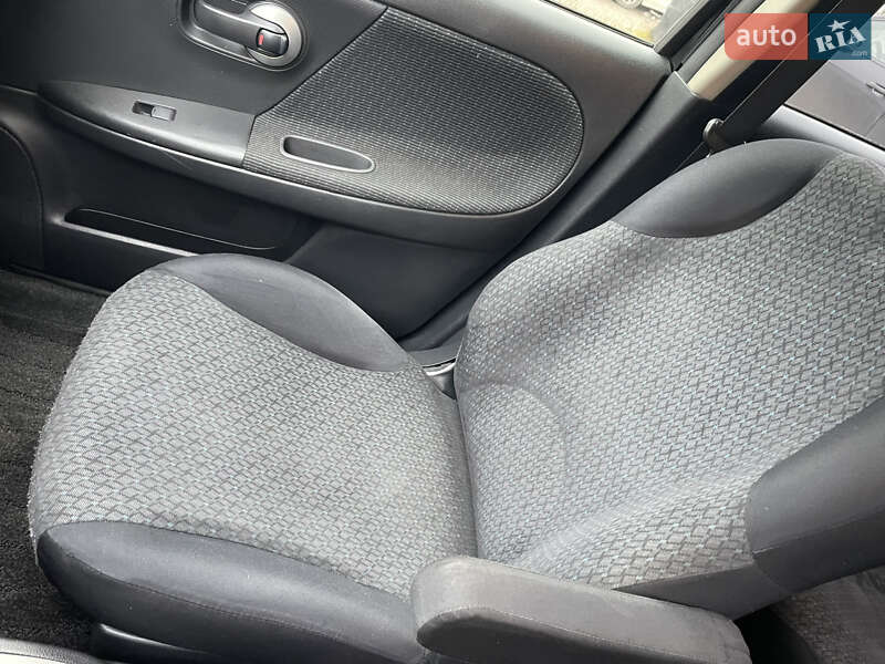 Хэтчбек Nissan Note 2012 в Киеве фото 24 Хэтчбек Nissan Note 2012 в Киеве