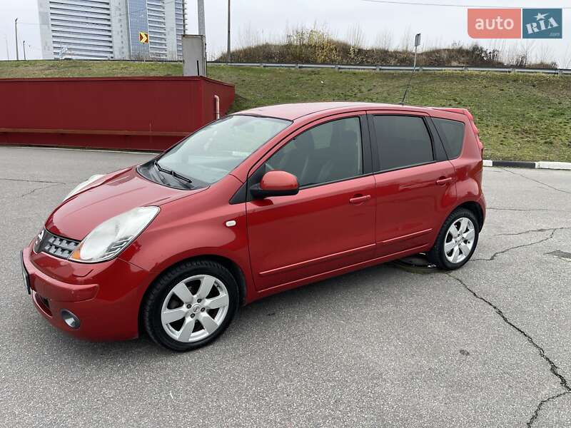 Хэтчбек Nissan Note 2007 в Киеве