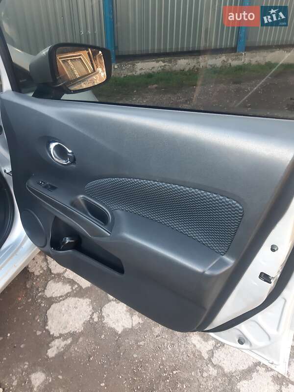 Хэтчбек Nissan Note 2015 в Владимире