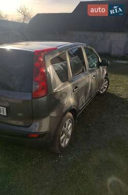 Хэтчбек Nissan Note 2006 в Перемышлянах