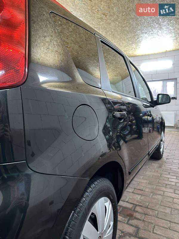 Хэтчбек Nissan Note 2008 в Хороле