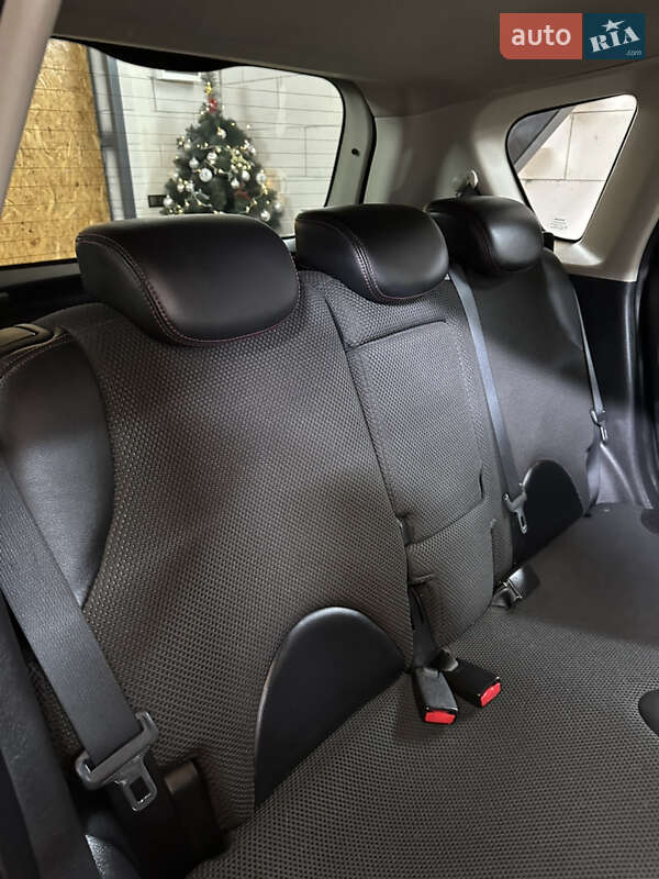 Хэтчбек Nissan Note 2008 в Хороле