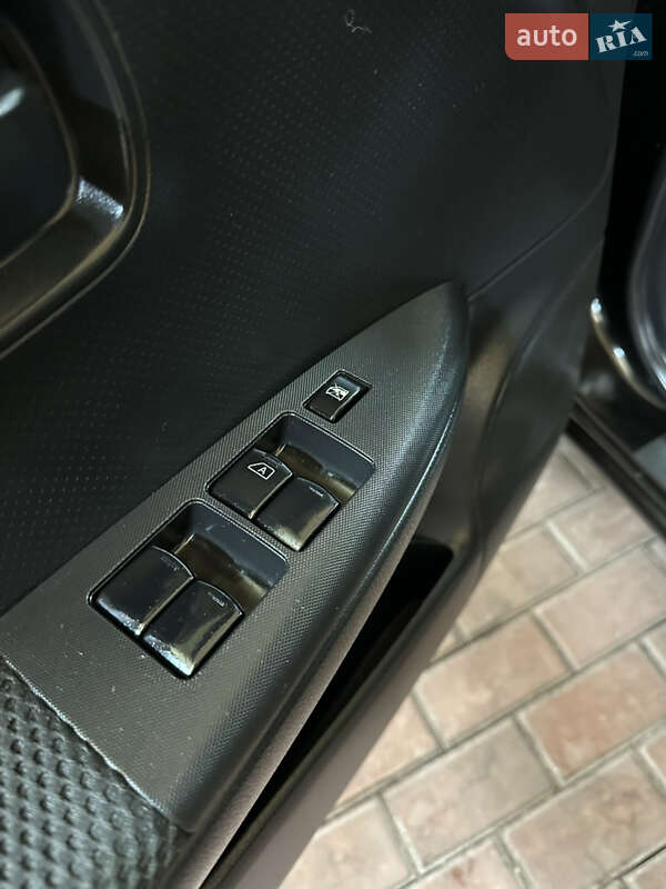 Хэтчбек Nissan Note 2008 в Хороле