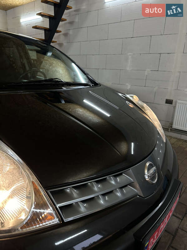 Хэтчбек Nissan Note 2008 в Хороле