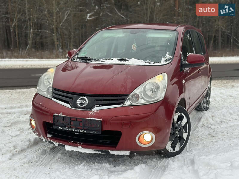 Хэтчбек Nissan Note 2012 в Ровно