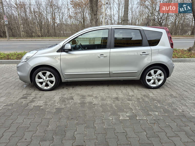 Хэтчбек Nissan Note 2010 в Луцке фото 12 Хэтчбек Nissan Note 2010 в Луцке