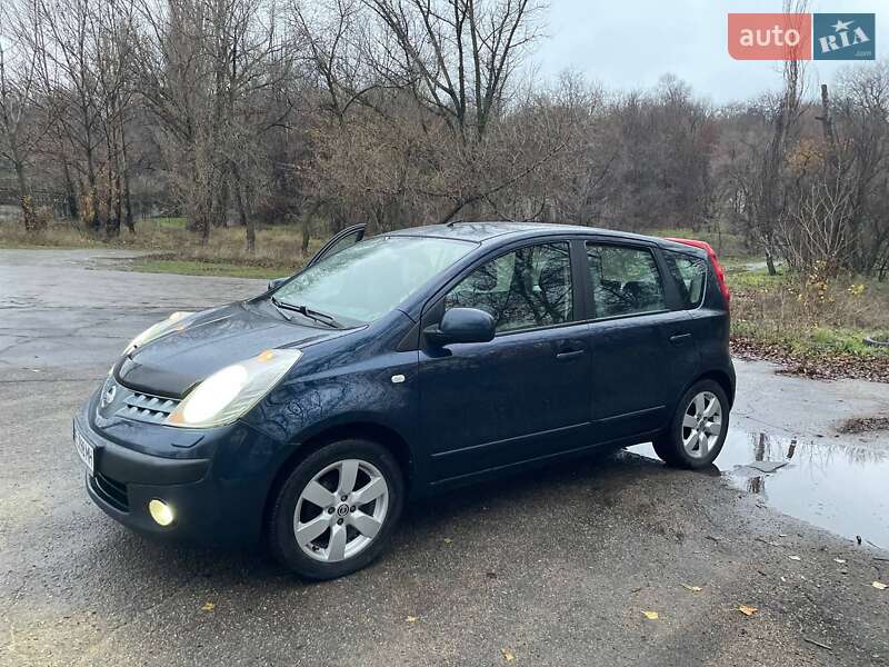 Хэтчбек Nissan Note 2007 в Каменском