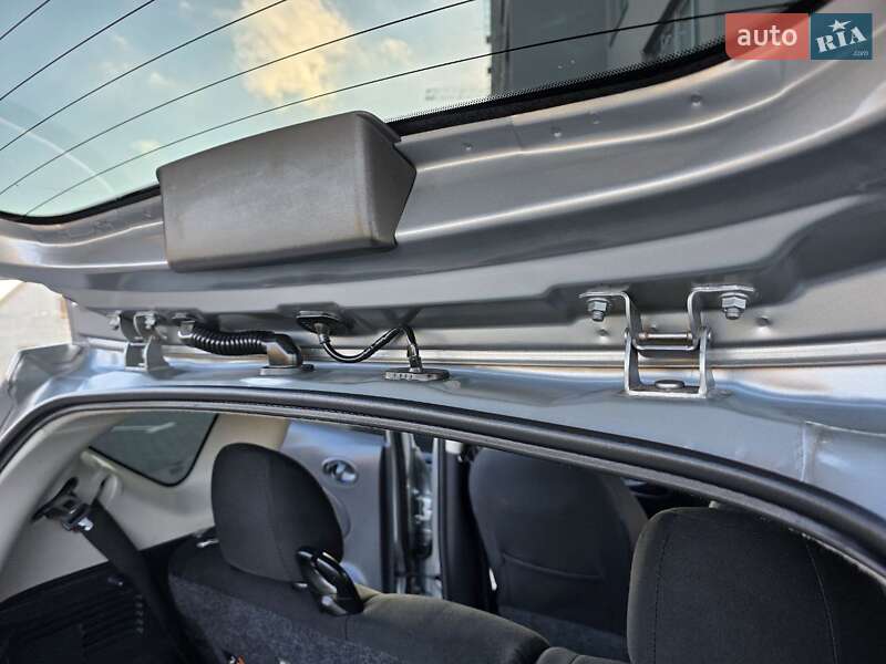 Хэтчбек Nissan Note 2014 в Хмельницком