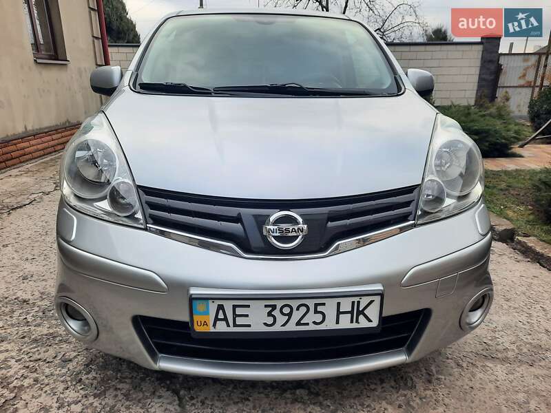 2013 Nissan Note, VIN SJNFCAE11U2202364:plate — фото 1 (autoria)