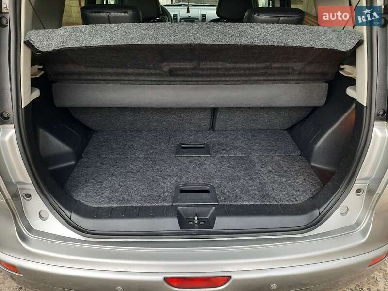 Хэтчбек Nissan Note 2013 в Новомосковске