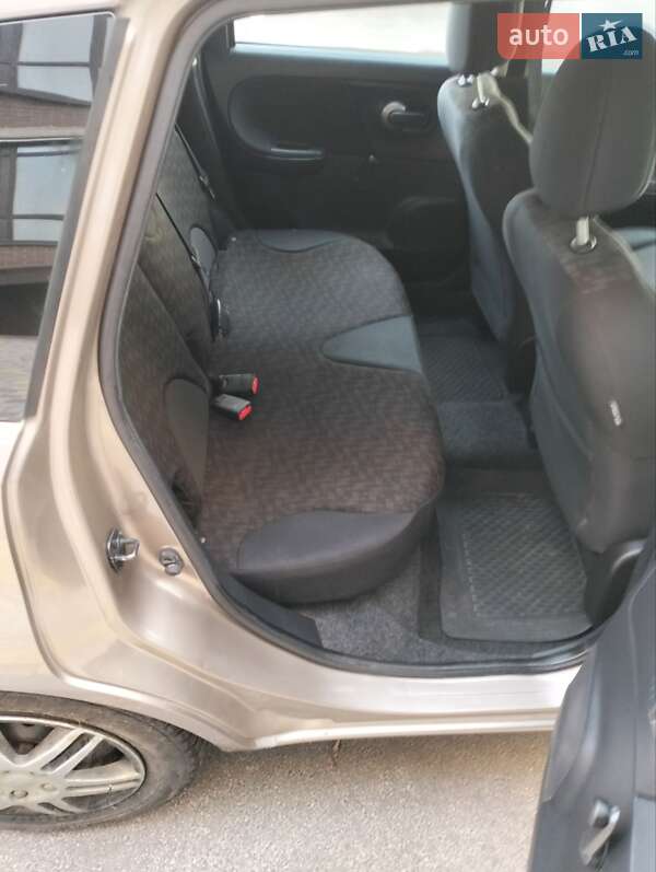 Хэтчбек Nissan Note 2008 в Чернигове