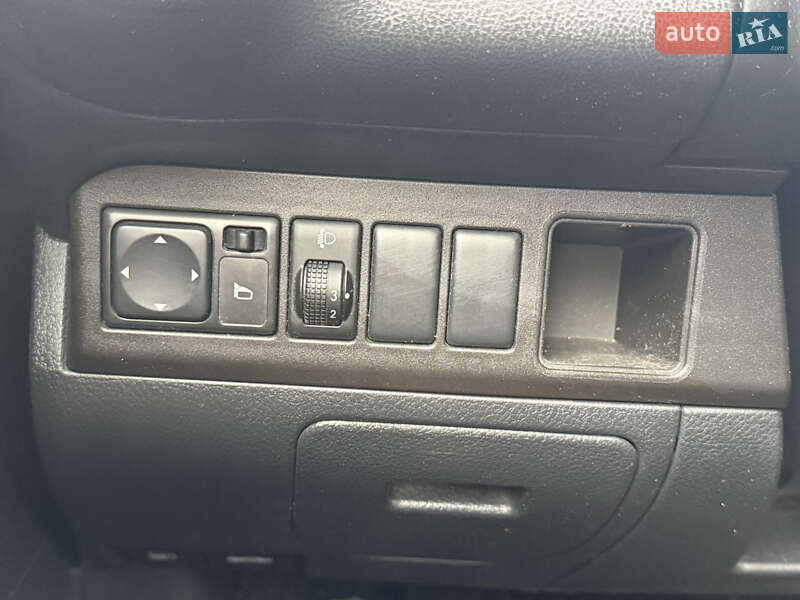 Хэтчбек Nissan Note 2008 в Луцке