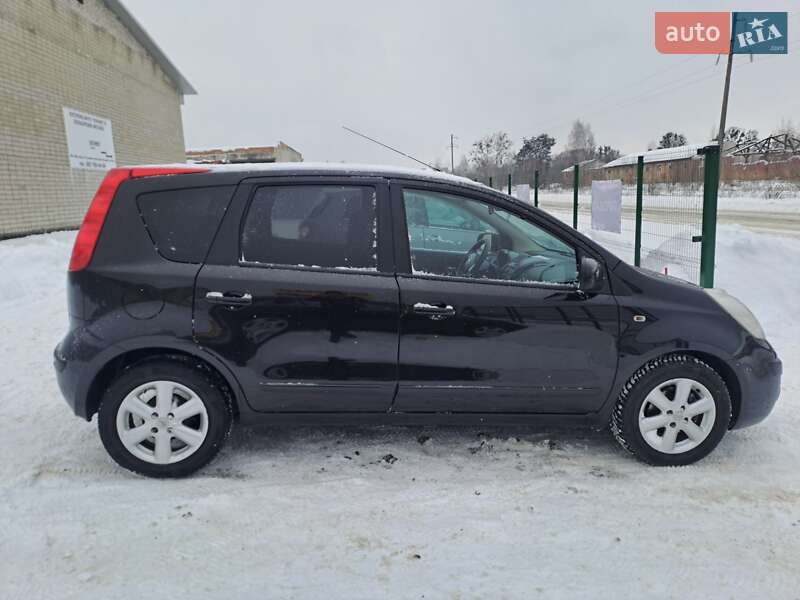 Хэтчбек Nissan Note 2006 в Славуте